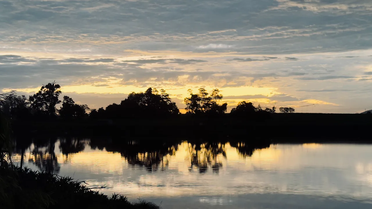 Garden suite — Sunset reflected in the lake